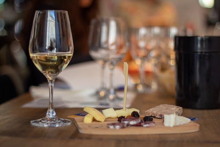Introduction to Bordeaux wines paired with cheeses & charcuterie image